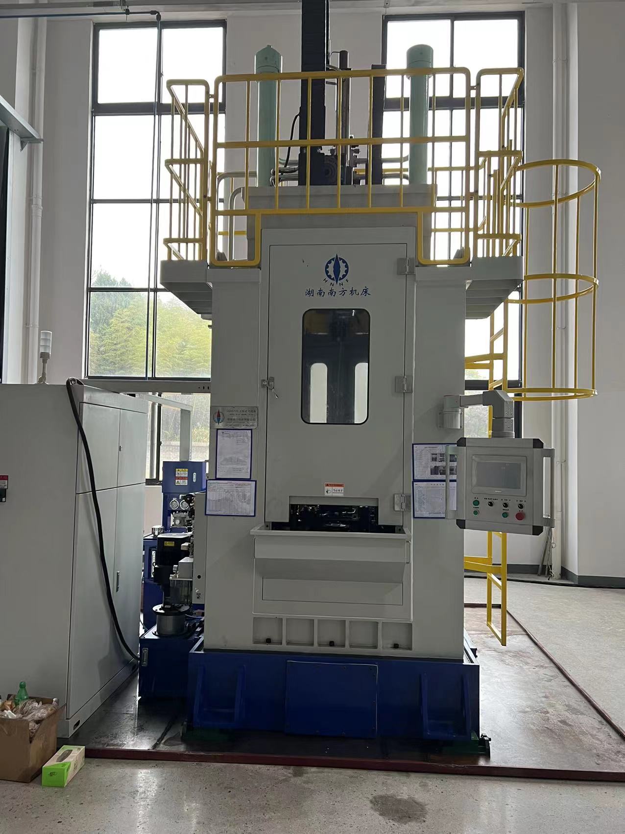 LG55710雙導(dao)柱上拉式(shì)立式内拉(la)床