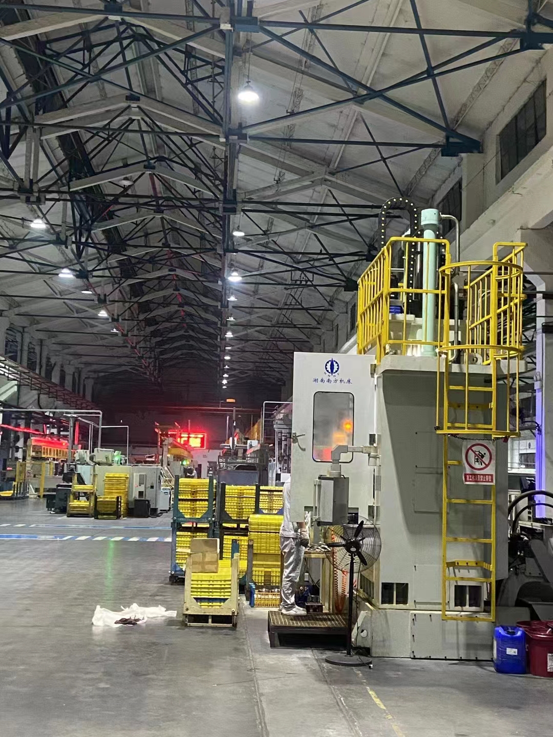 LG55720雙導柱上(shàng)拉式立式(shi)内拉床